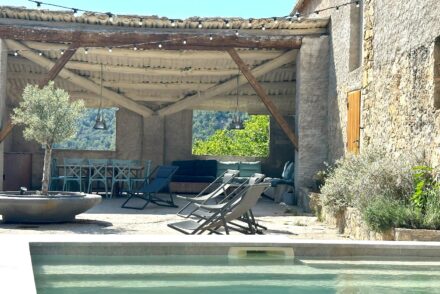 Porxo i piscina exterior